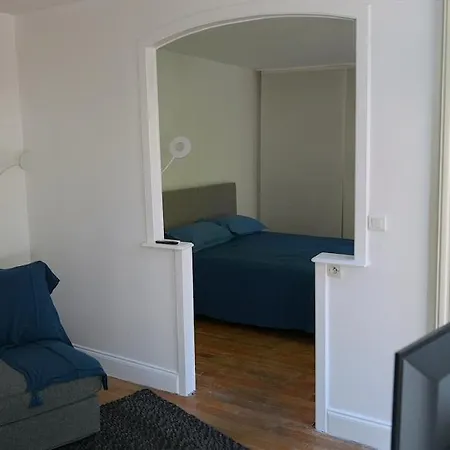 Townhouse With A Quiet Landscaped Courtyard Nancy